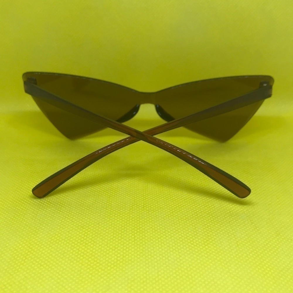 BROWN SUNGLASSES W/FREE CASE ✨✨✨ - Picture 3 of 7